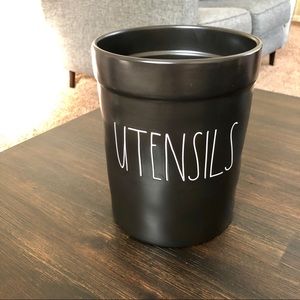 ❌ SOLD! ❌ Rae Dunn Black “Utensils” Bin
